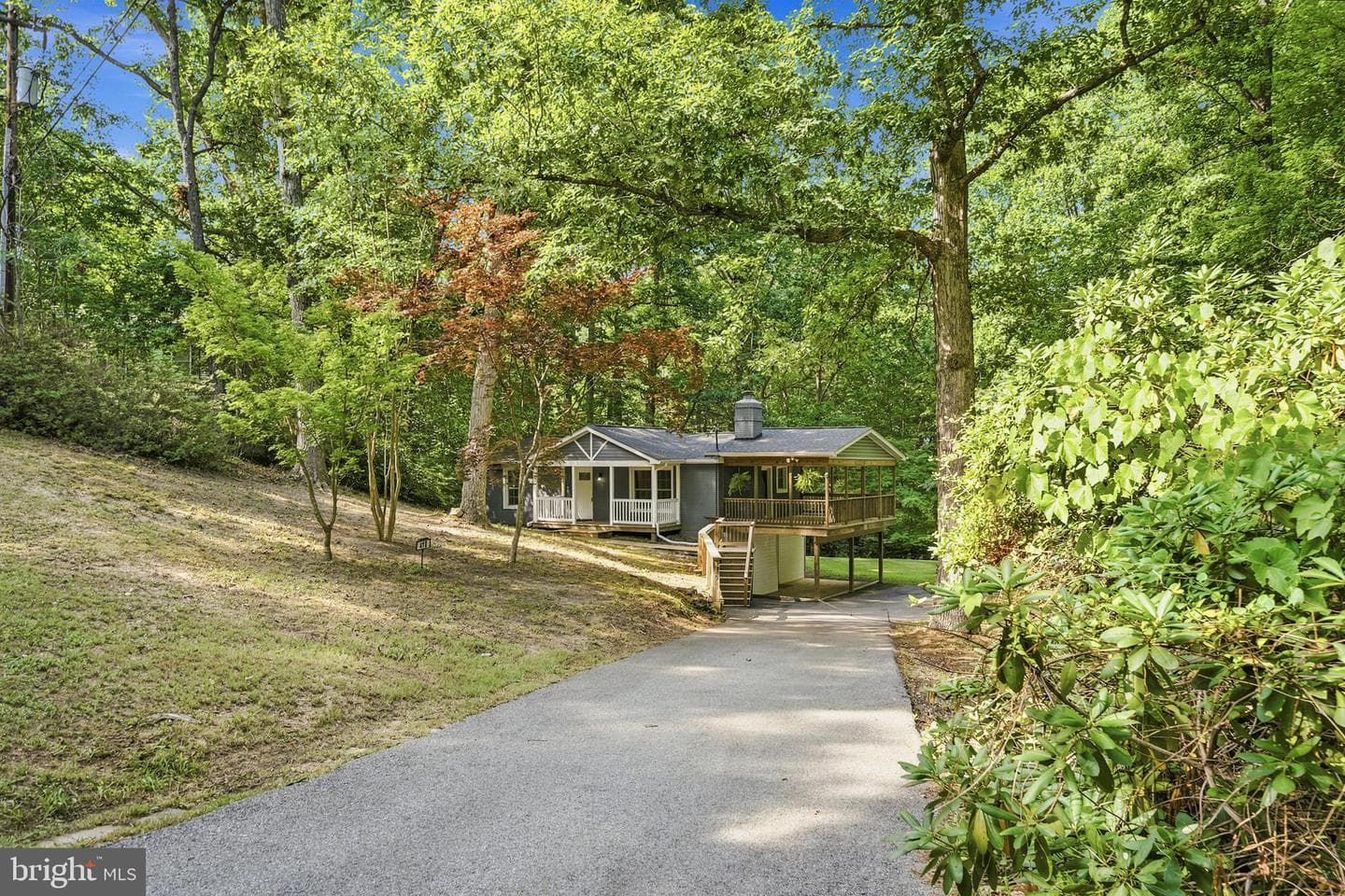 410 Hawthorne Court photo 38