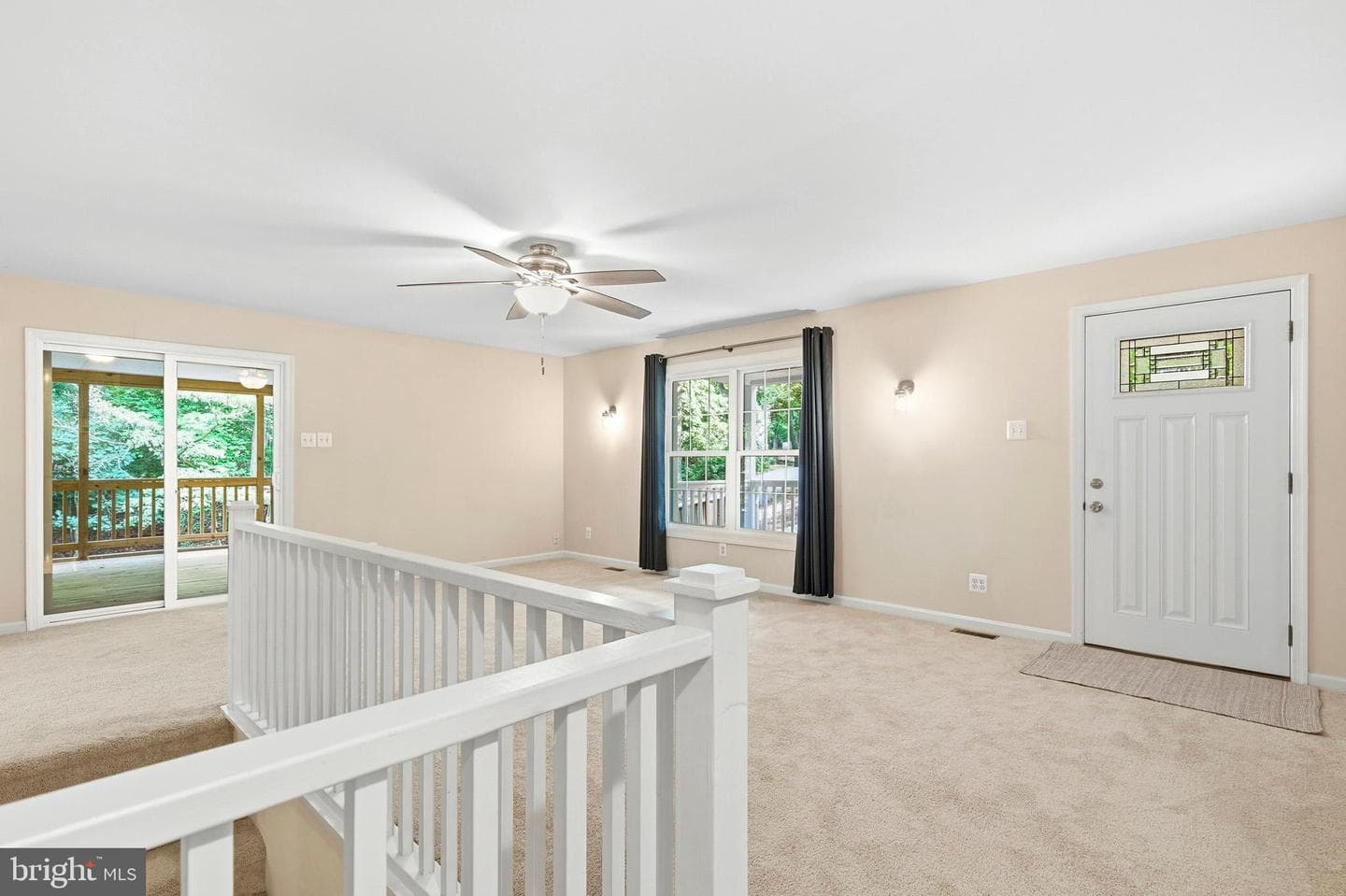 410 Hawthorne Court photo 7