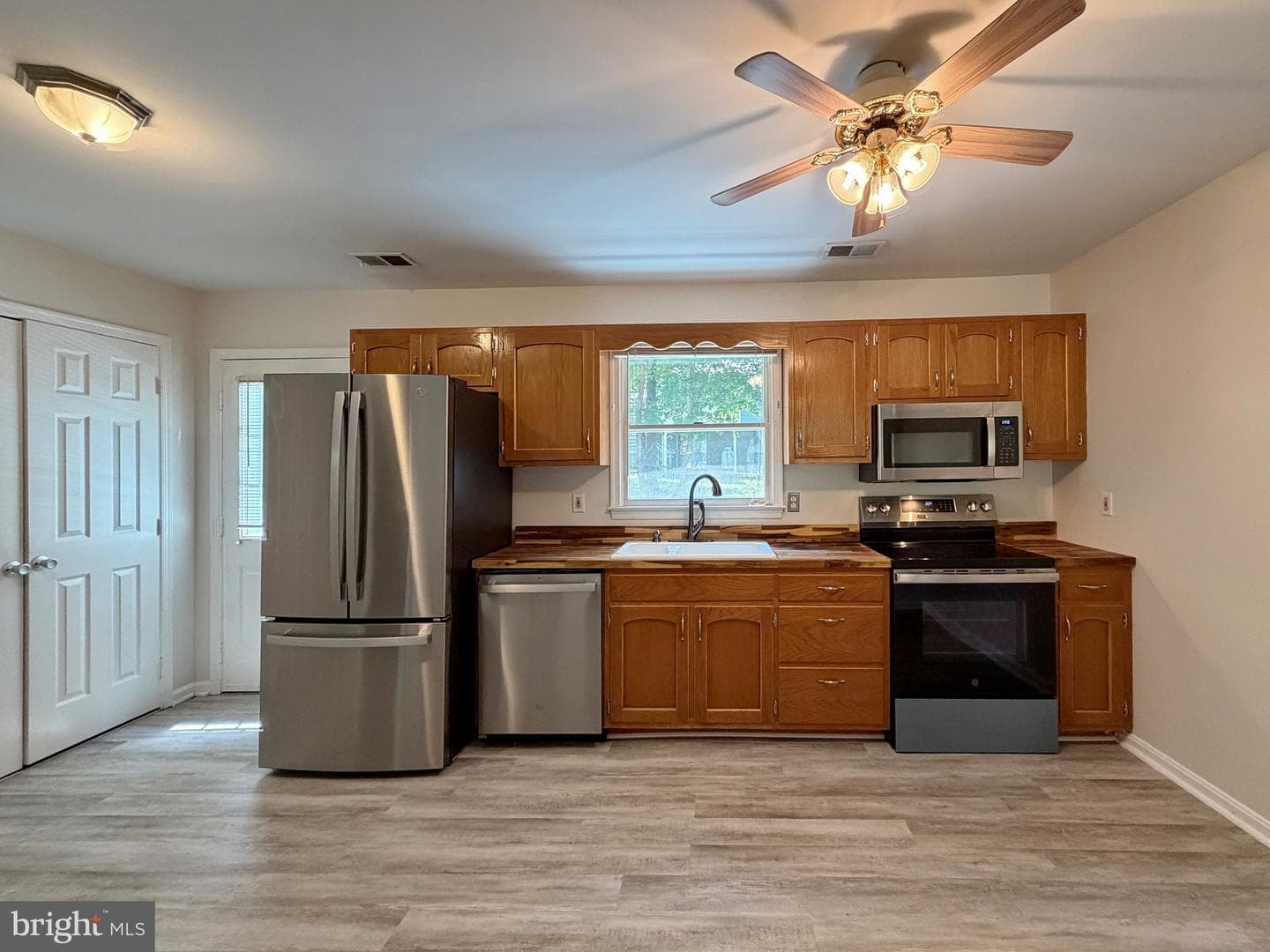 12444 Hisperia Road photo 20
