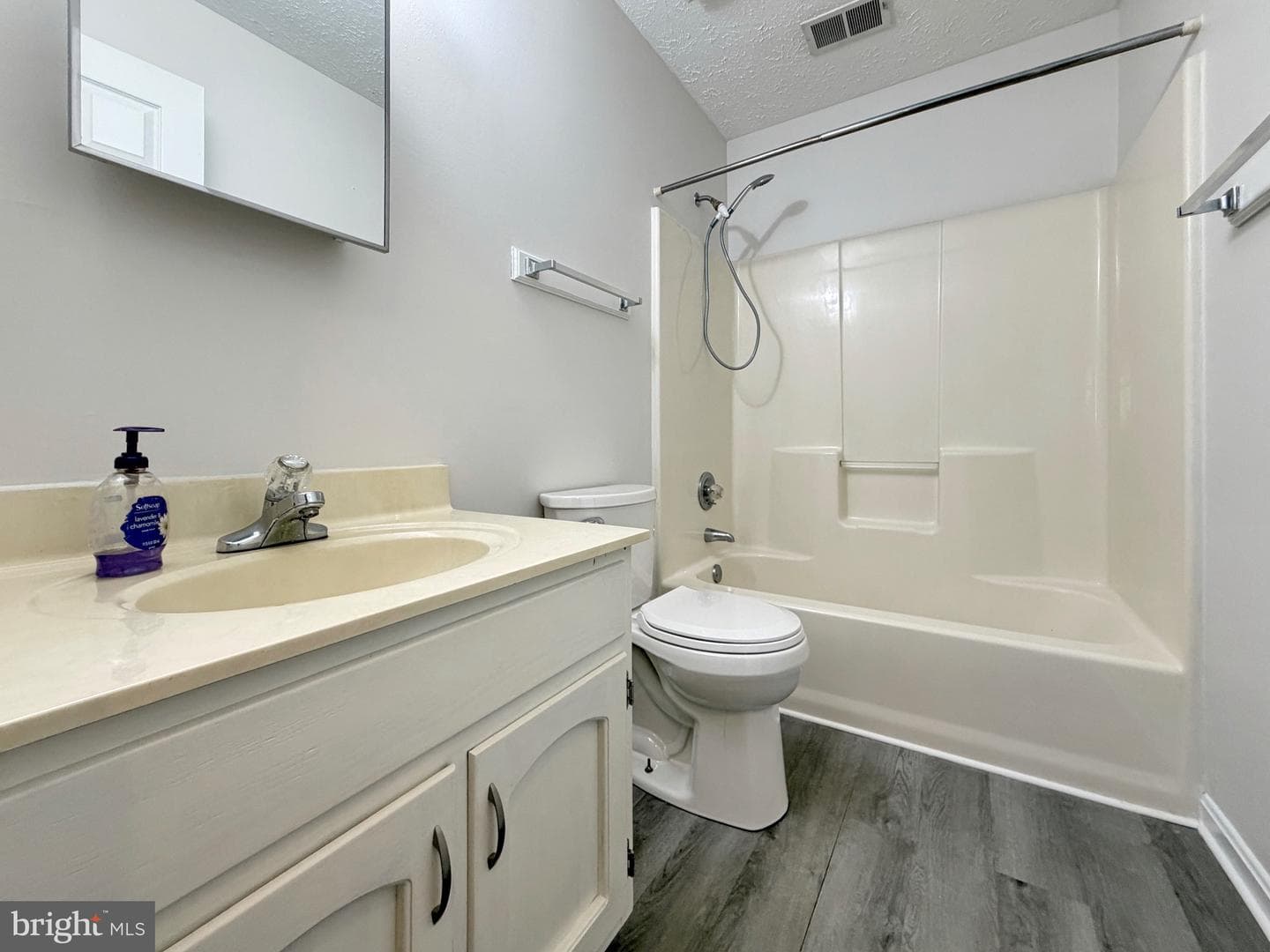 12444 Hisperia Road photo 38