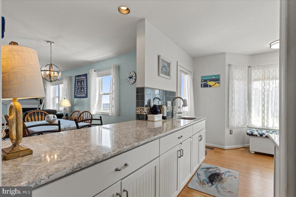 8337 Bay Crest Court photo 10