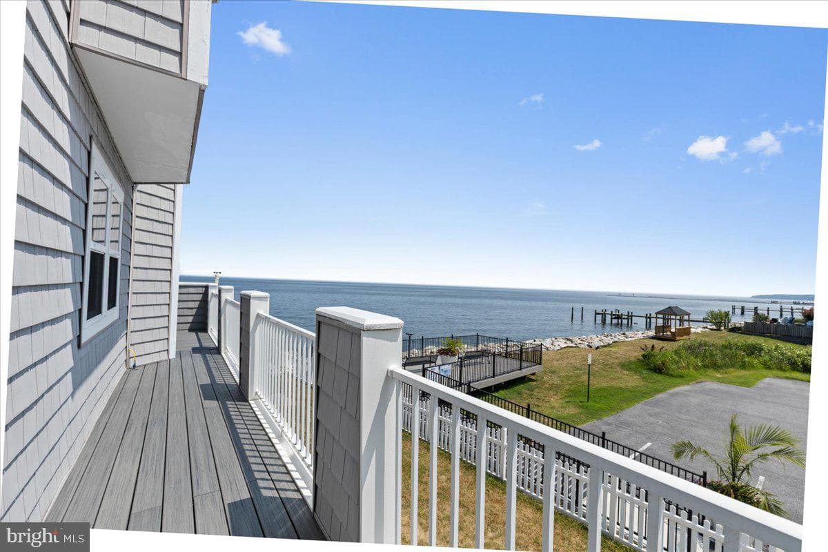 8337 Bay Crest Court photo 13