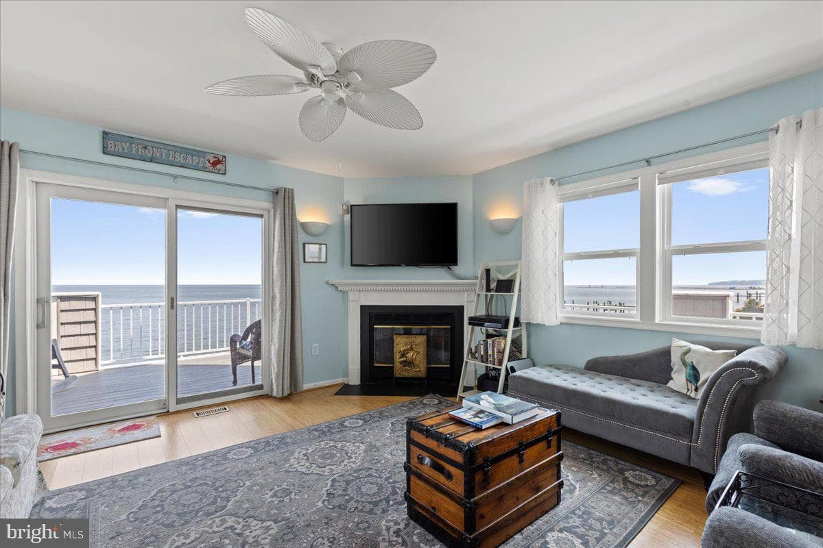 8337 Bay Crest Court photo 18