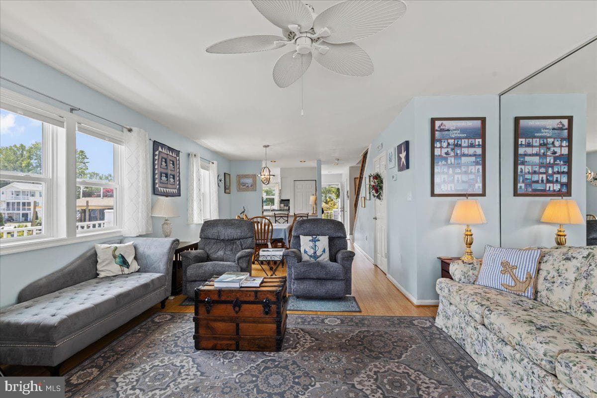 8337 Bay Crest Court photo 24