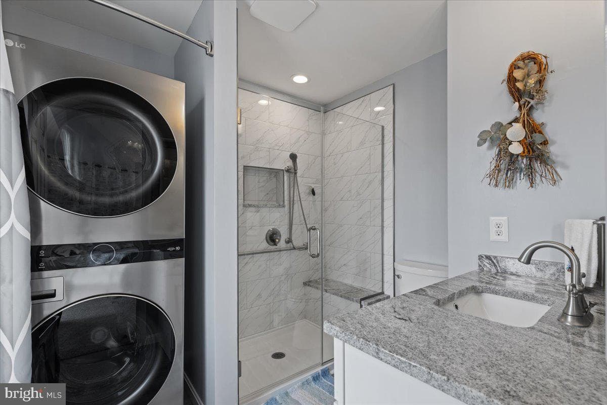 8337 Bay Crest Court photo 34