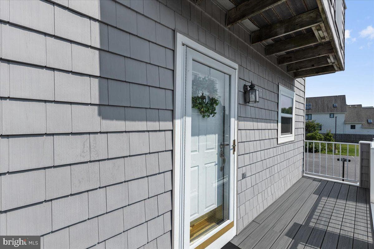 8337 Bay Crest Court photo 8