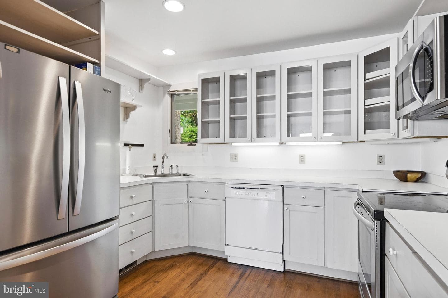 5424 Beach Drive photo 18