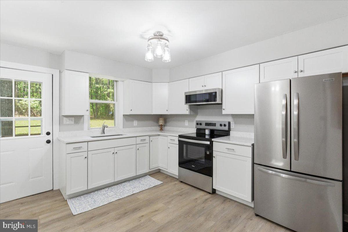 6815 Marshall Road photo 11