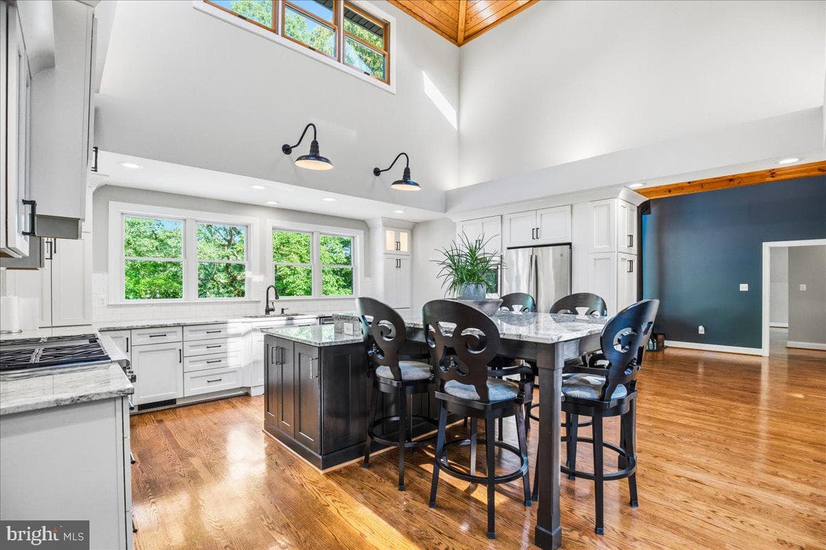 7785 Swan Lane photo 21