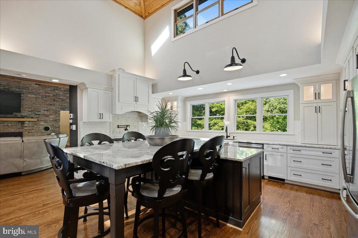 7785 Swan Lane photo 23