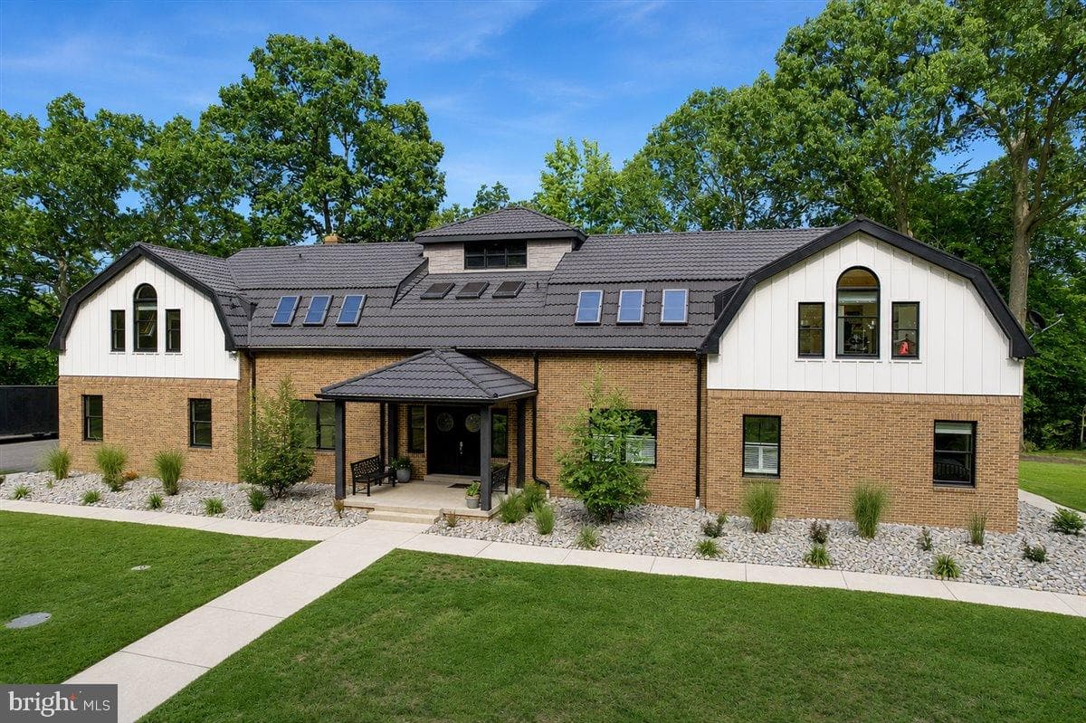 7785 Swan Lane photo 3