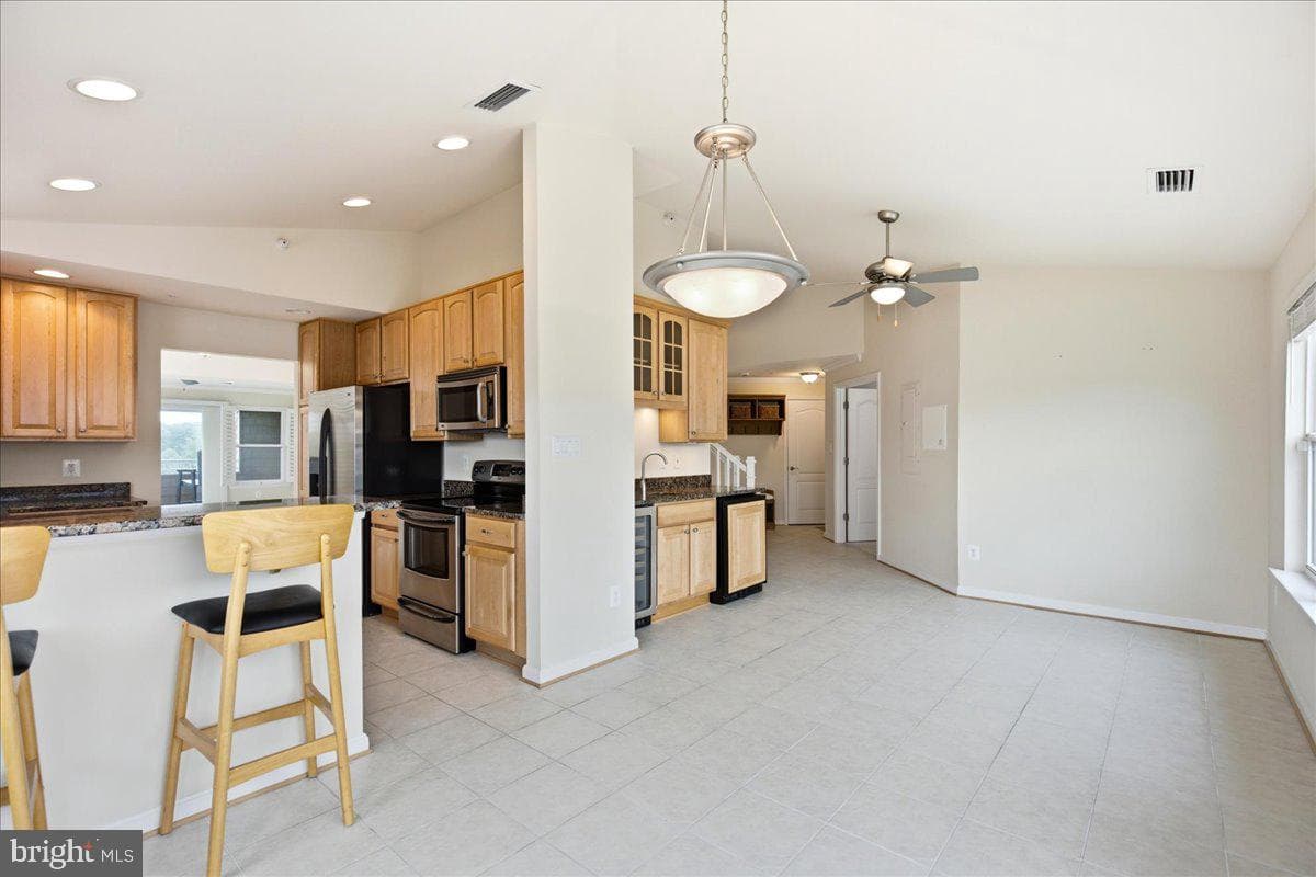 534 Oyster Bay Place #401 photo 14