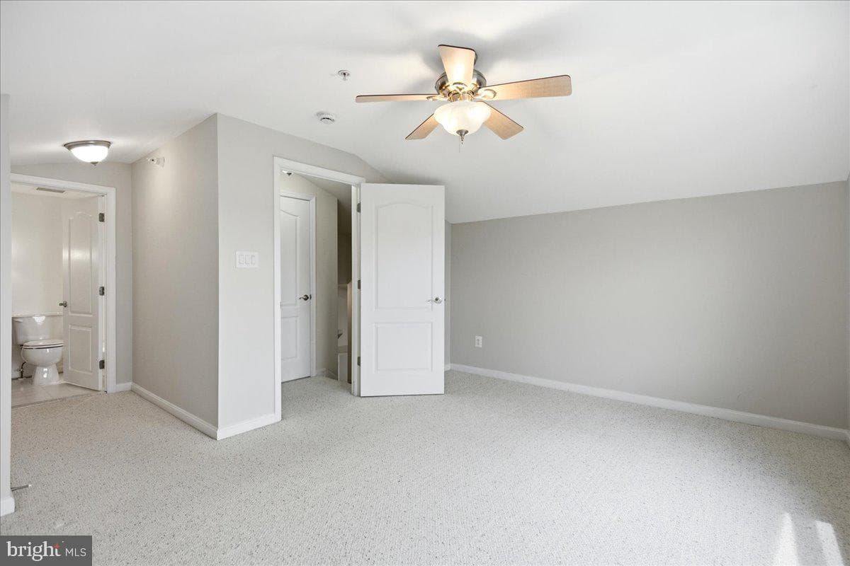534 Oyster Bay Place #401 photo 26
