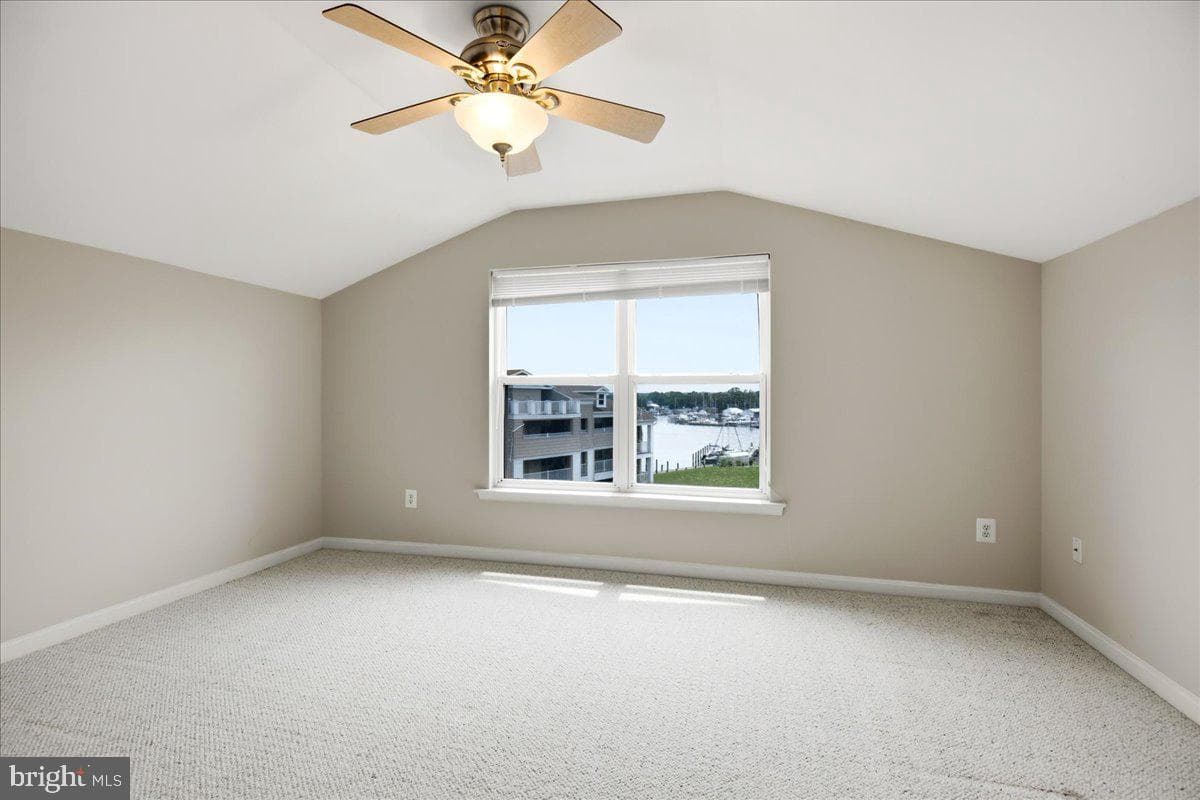 534 Oyster Bay Place #401 photo 34