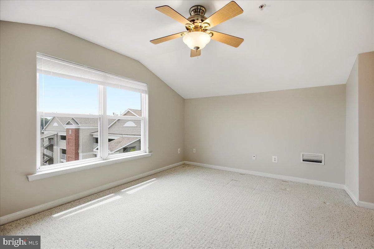 534 Oyster Bay Place #401 photo 35