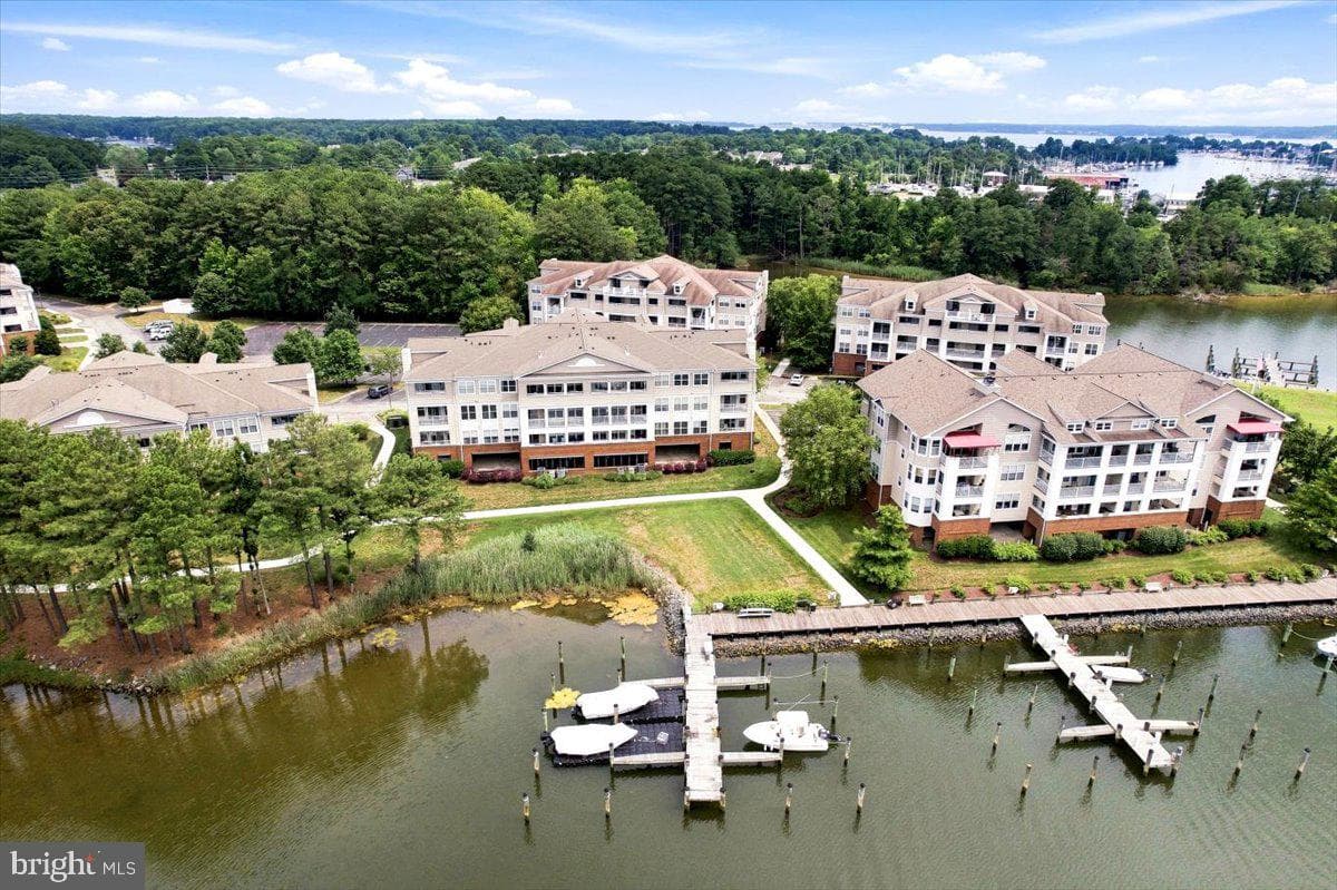 534 Oyster Bay Place #401 photo 42