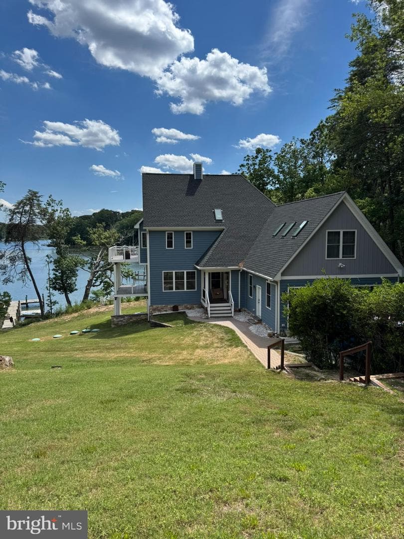 211 Sailboat Court, Lusby