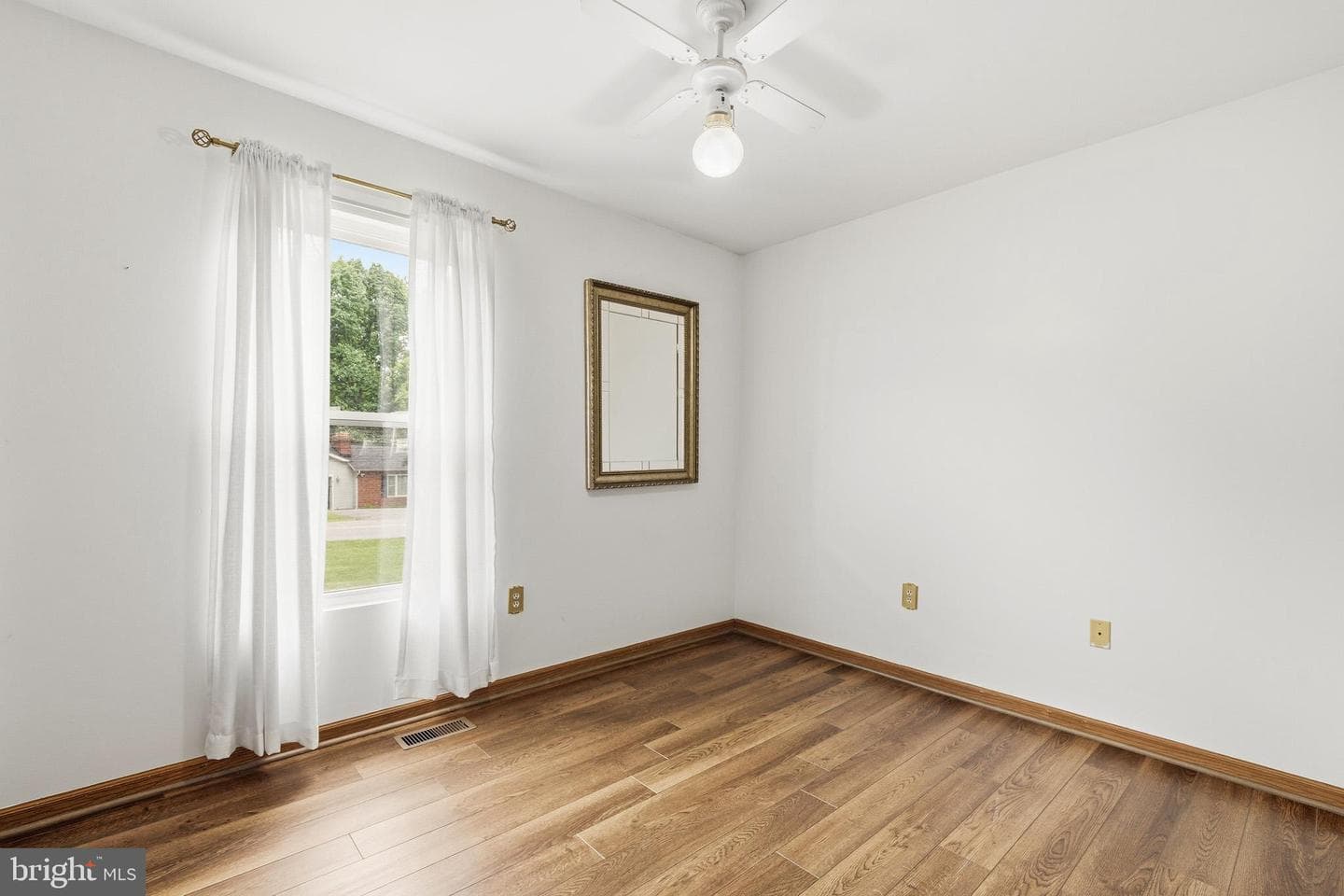 7860 Pine Boulevard photo 22