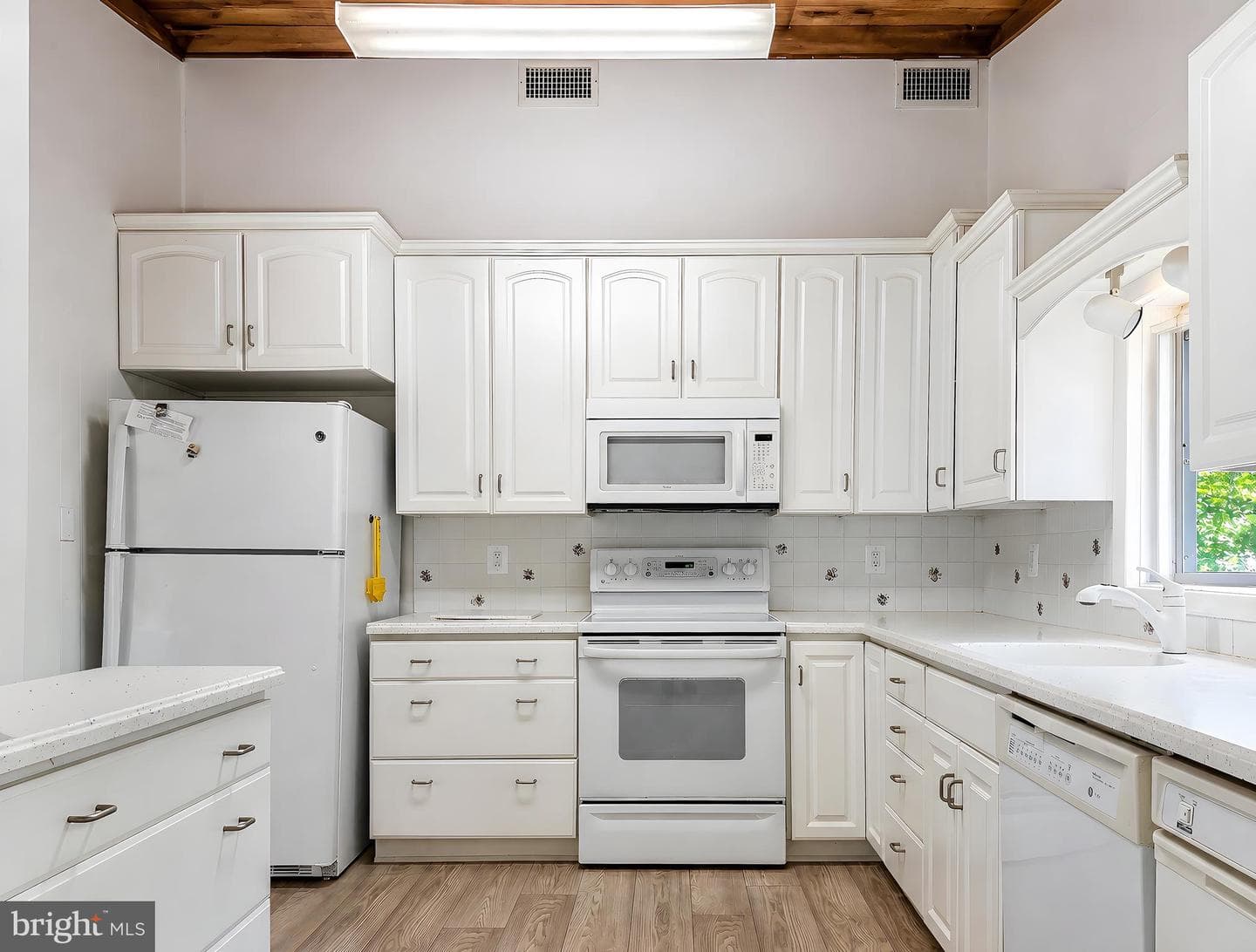 13535 Marine Avenue photo 16