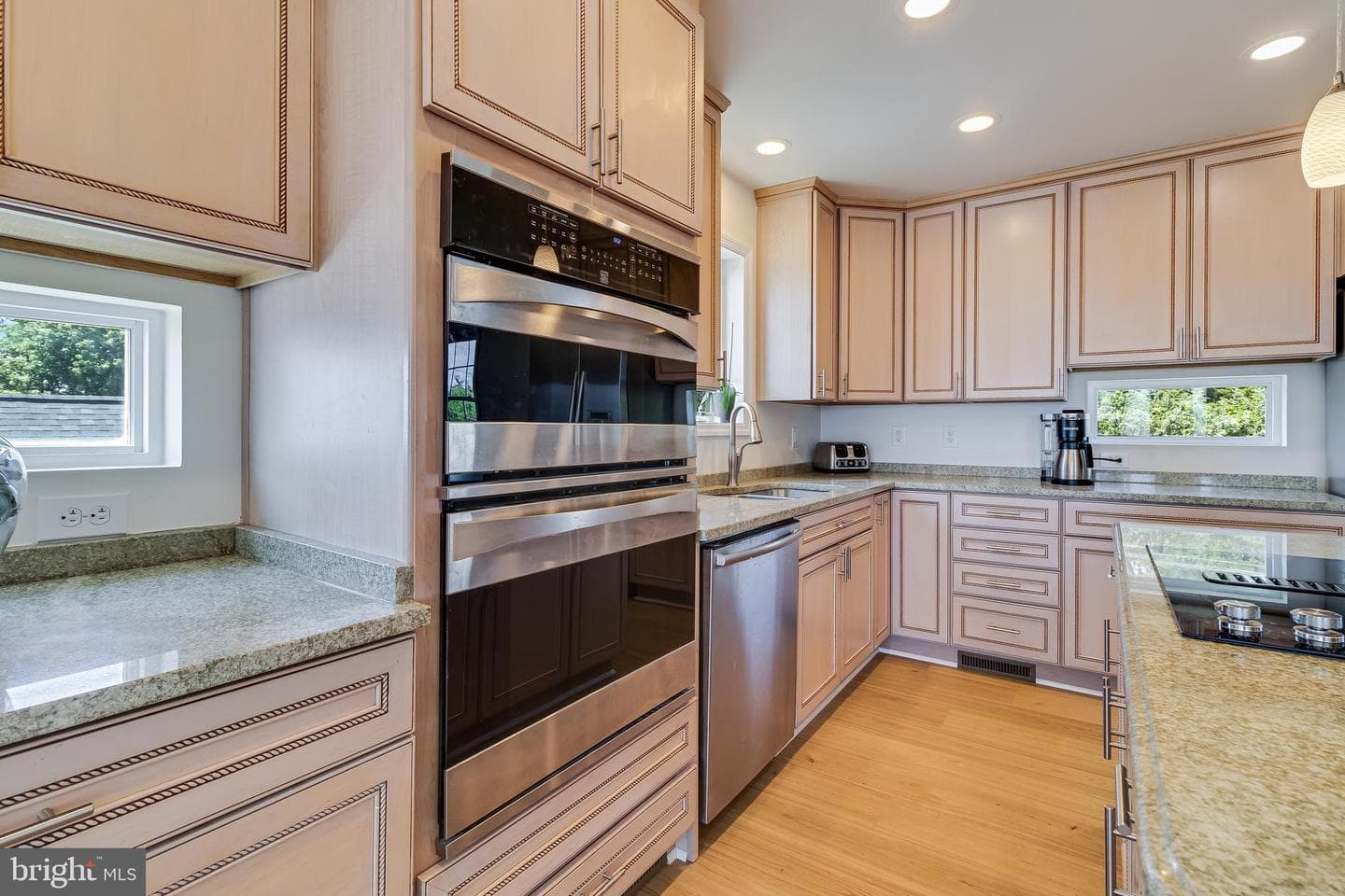 2818 Beach Drive photo 13
