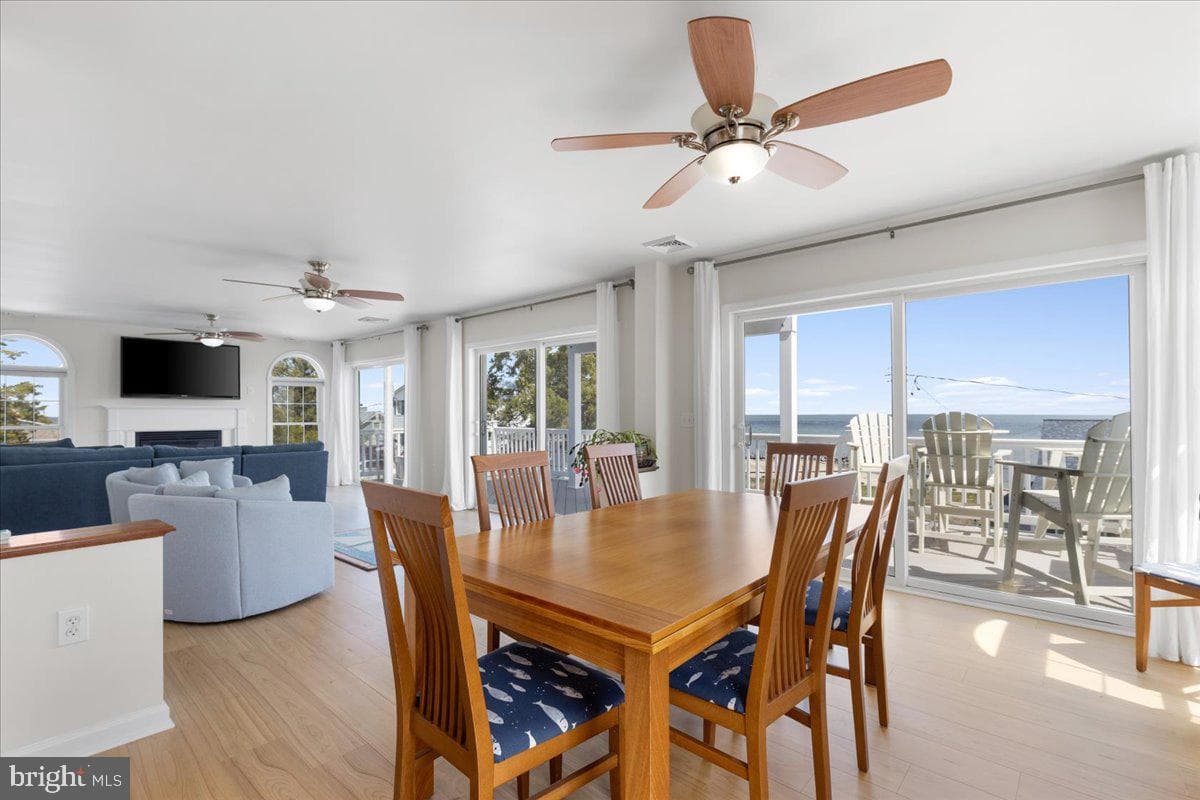 2818 Beach Drive photo 17