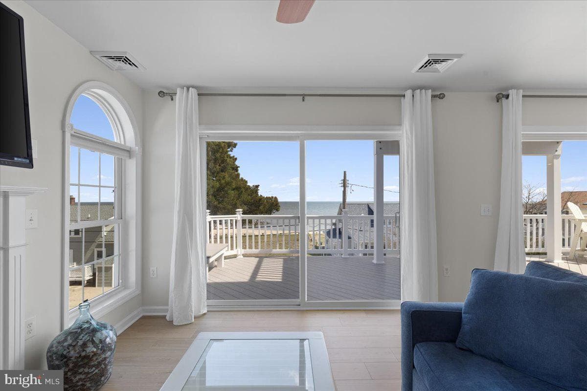 2818 Beach Drive photo 21