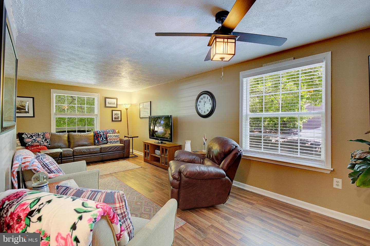 514 Meadow photo 11