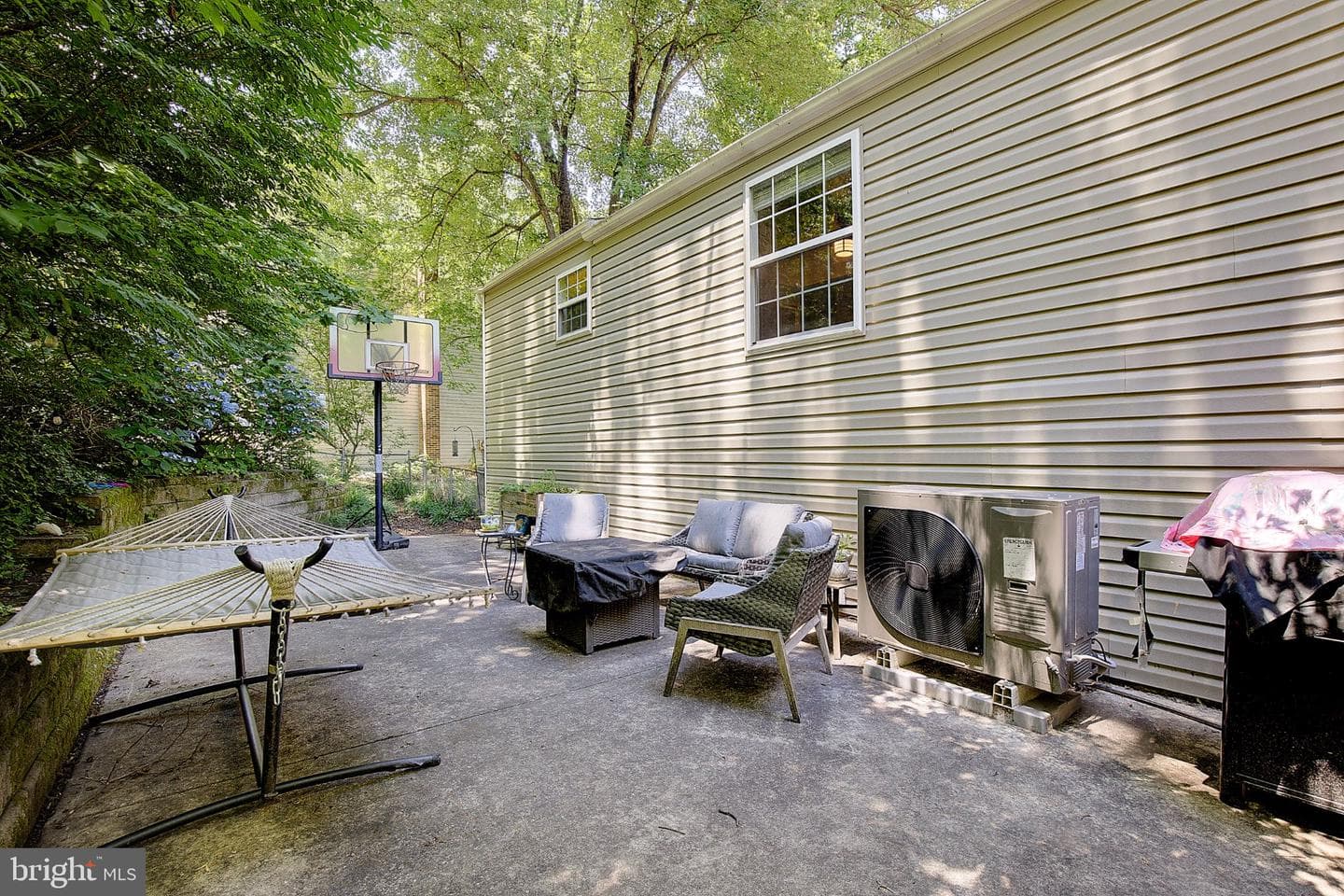 514 Meadow photo 29