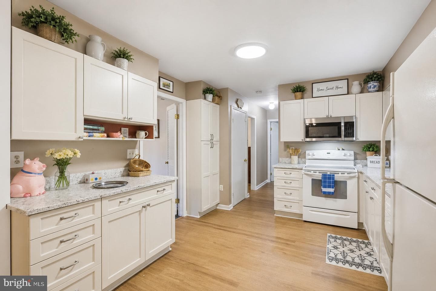 9810 Golden Russet Drive photo 5