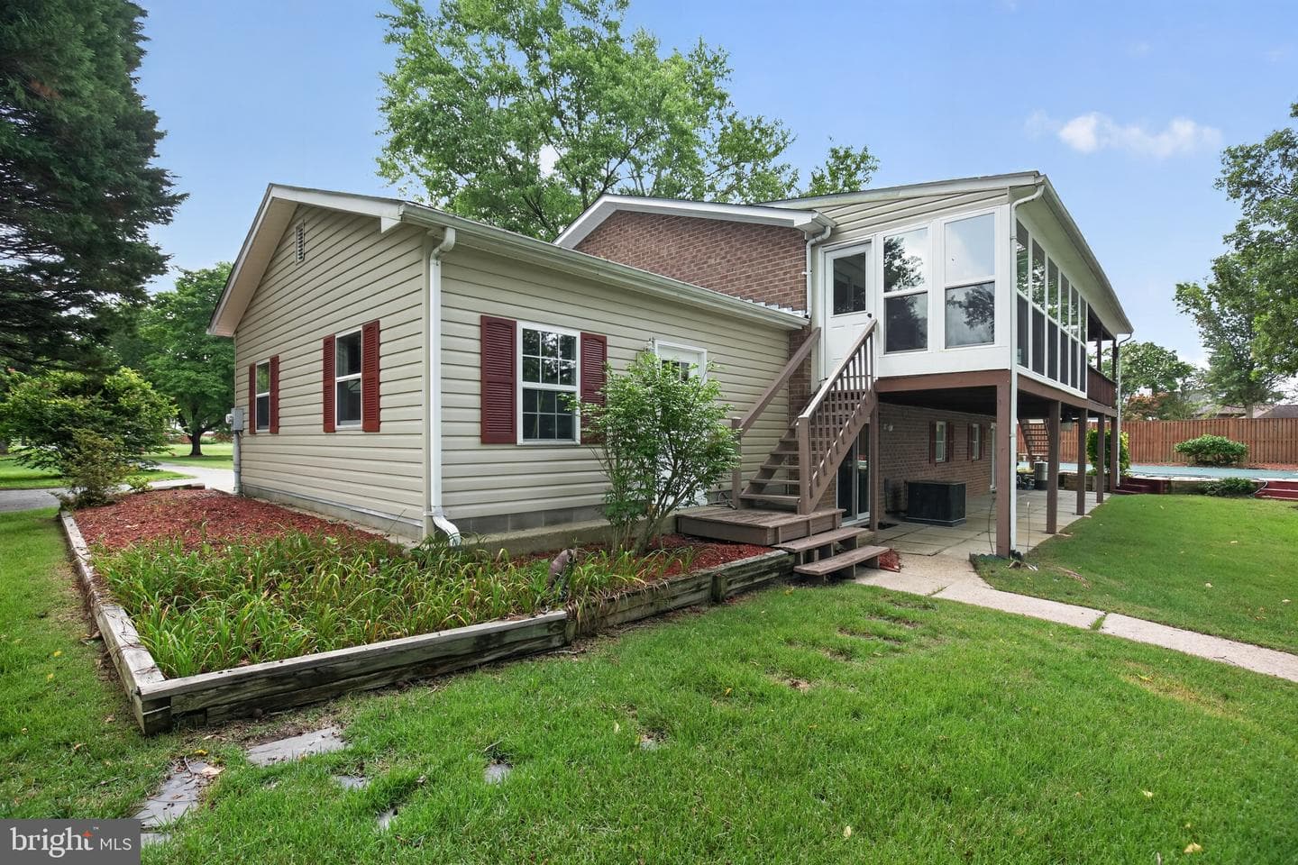 3925 Shamrock Court photo 18