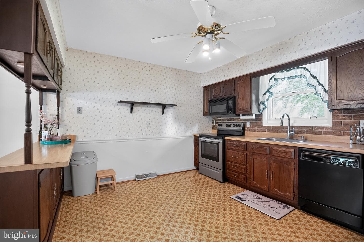 3925 Shamrock Court photo 25