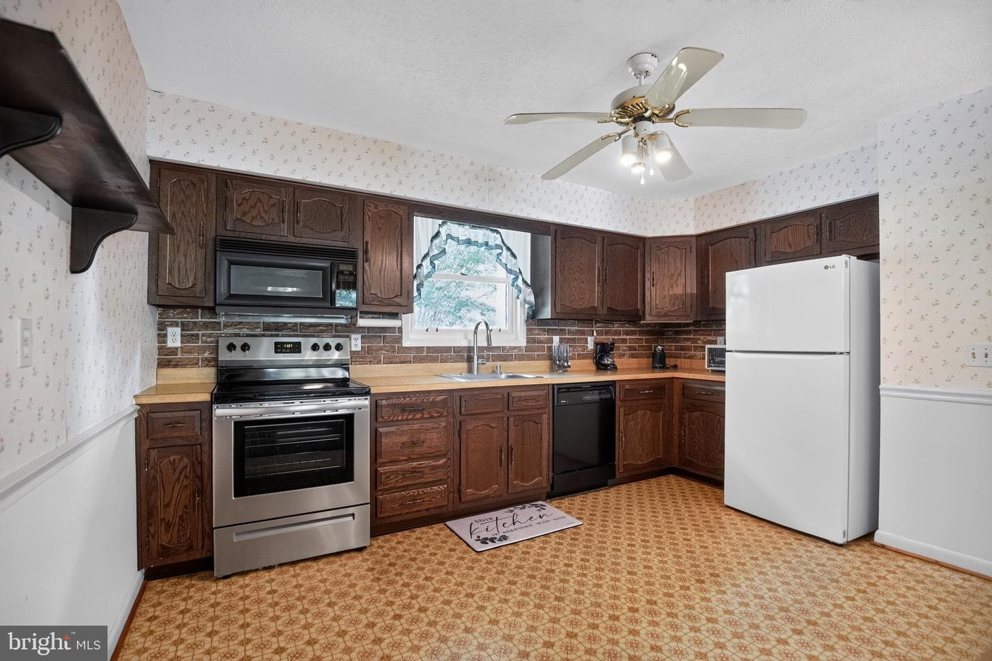 3925 Shamrock Court photo 26
