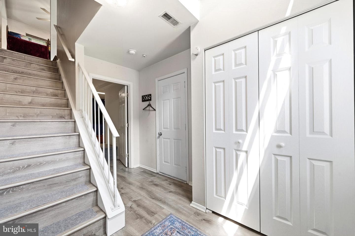 9432 Sea Breeze Court photo 4