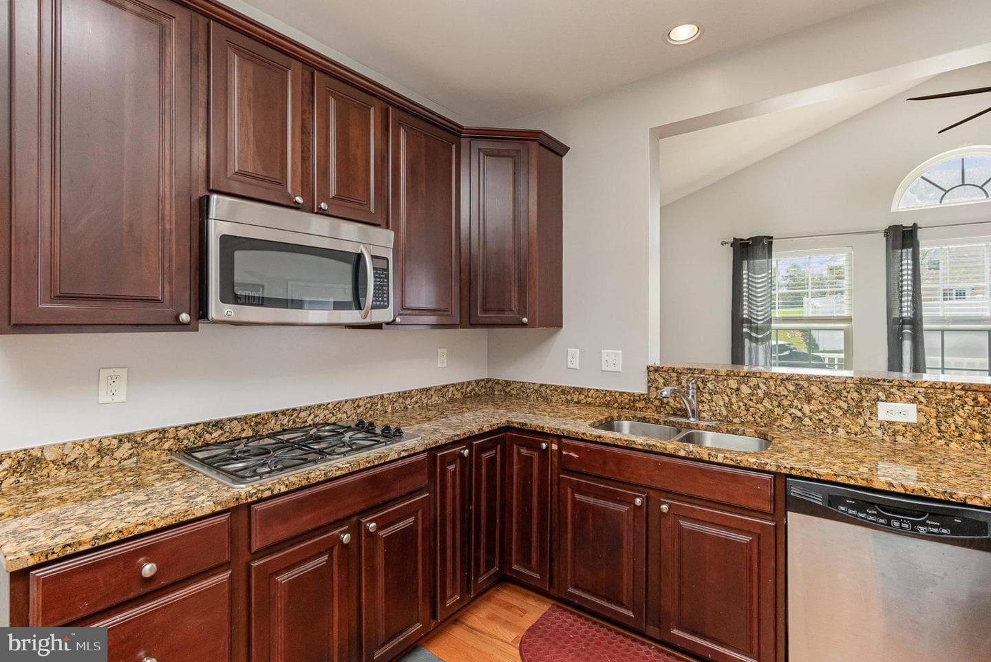 204 Magnolia Drive photo 14
