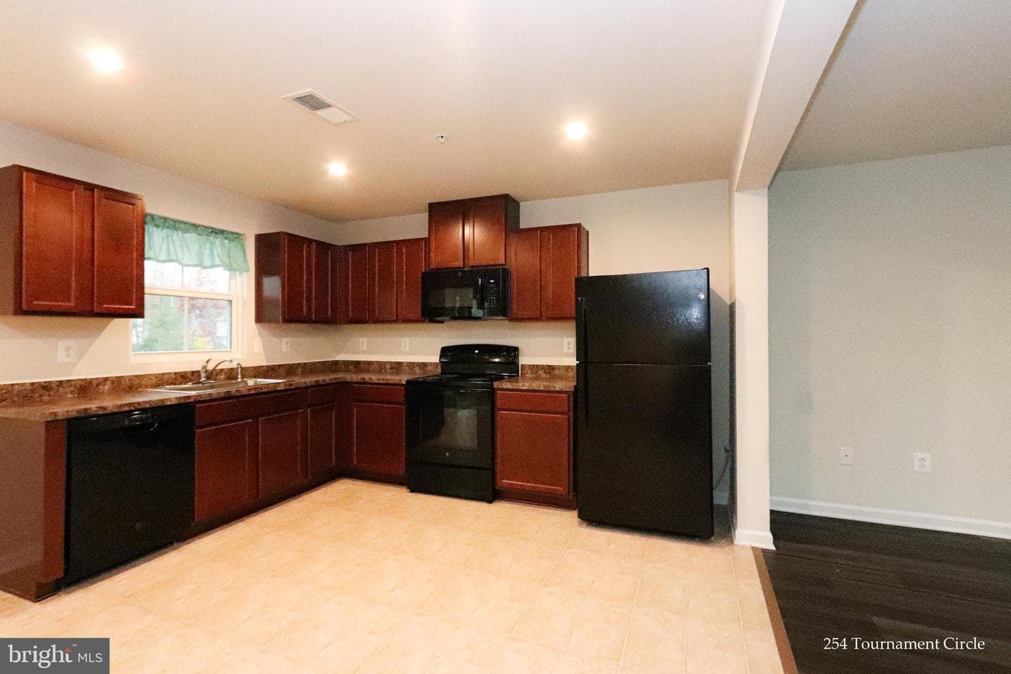 254 Tournament Circle photo 12