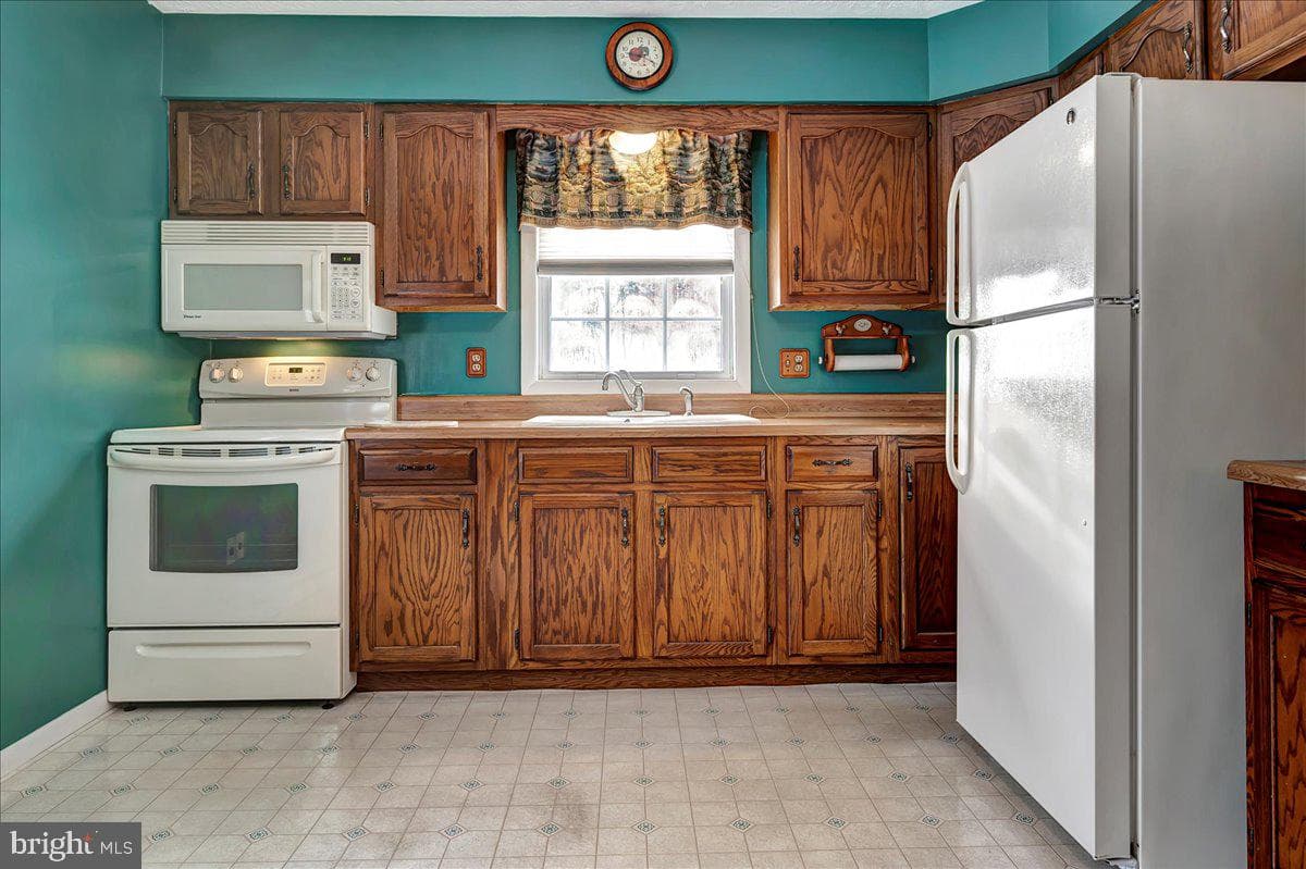 10 Loveland Drive photo 3