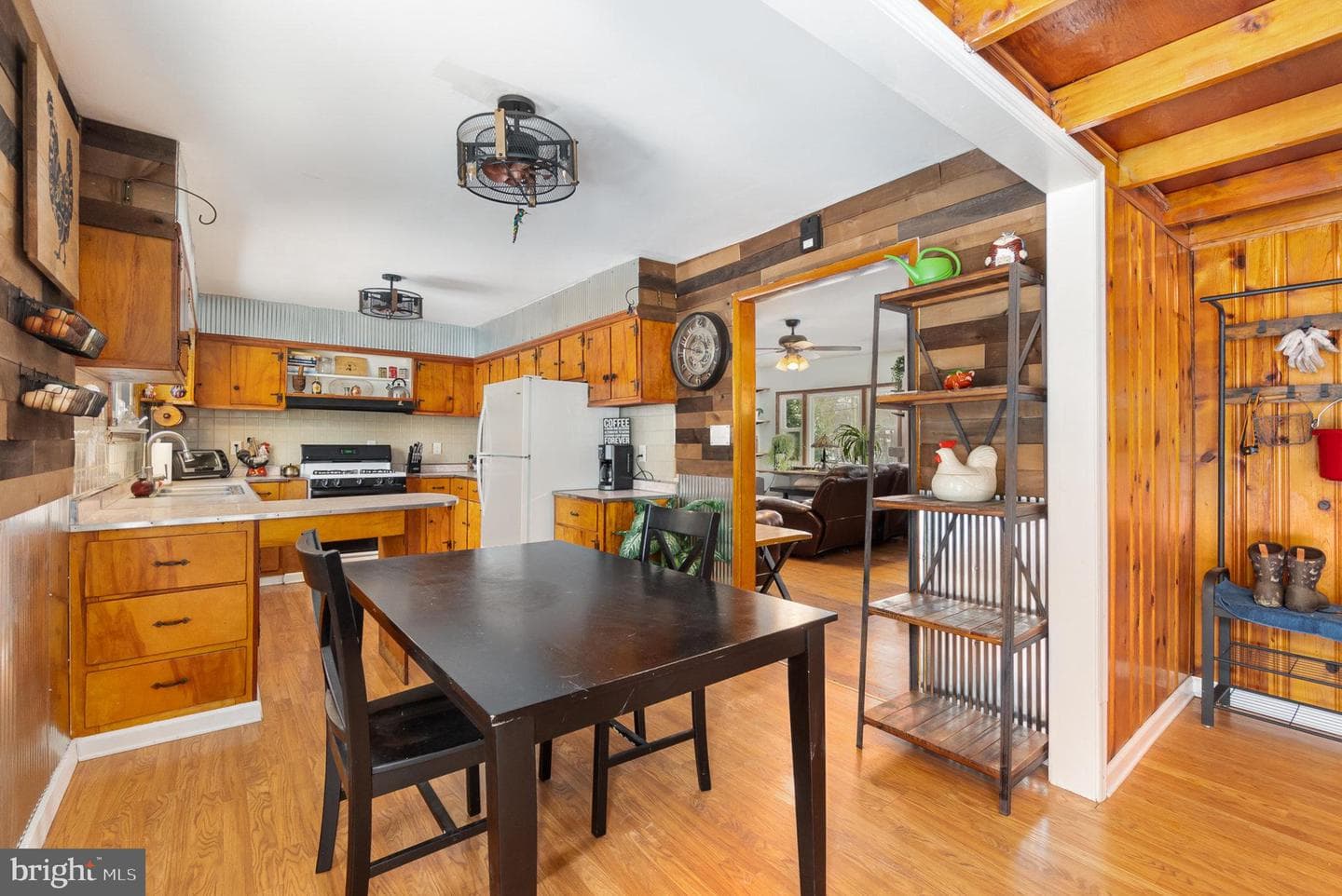 264 Appleton Road photo 13