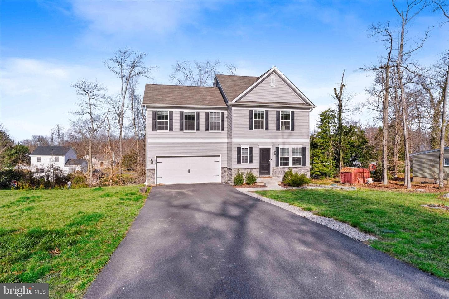 105 Forest Lane photo 3