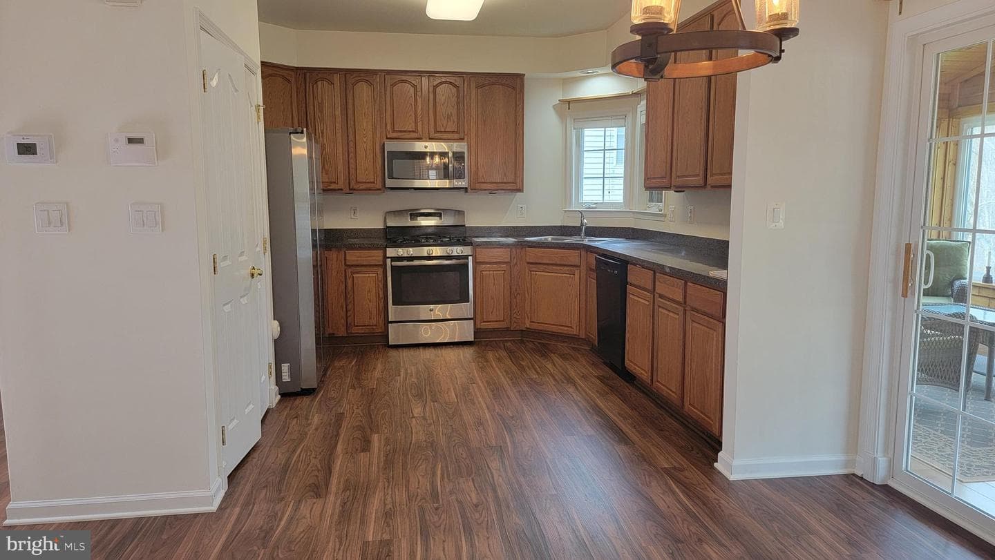 303 Beacon Point Drive photo 12