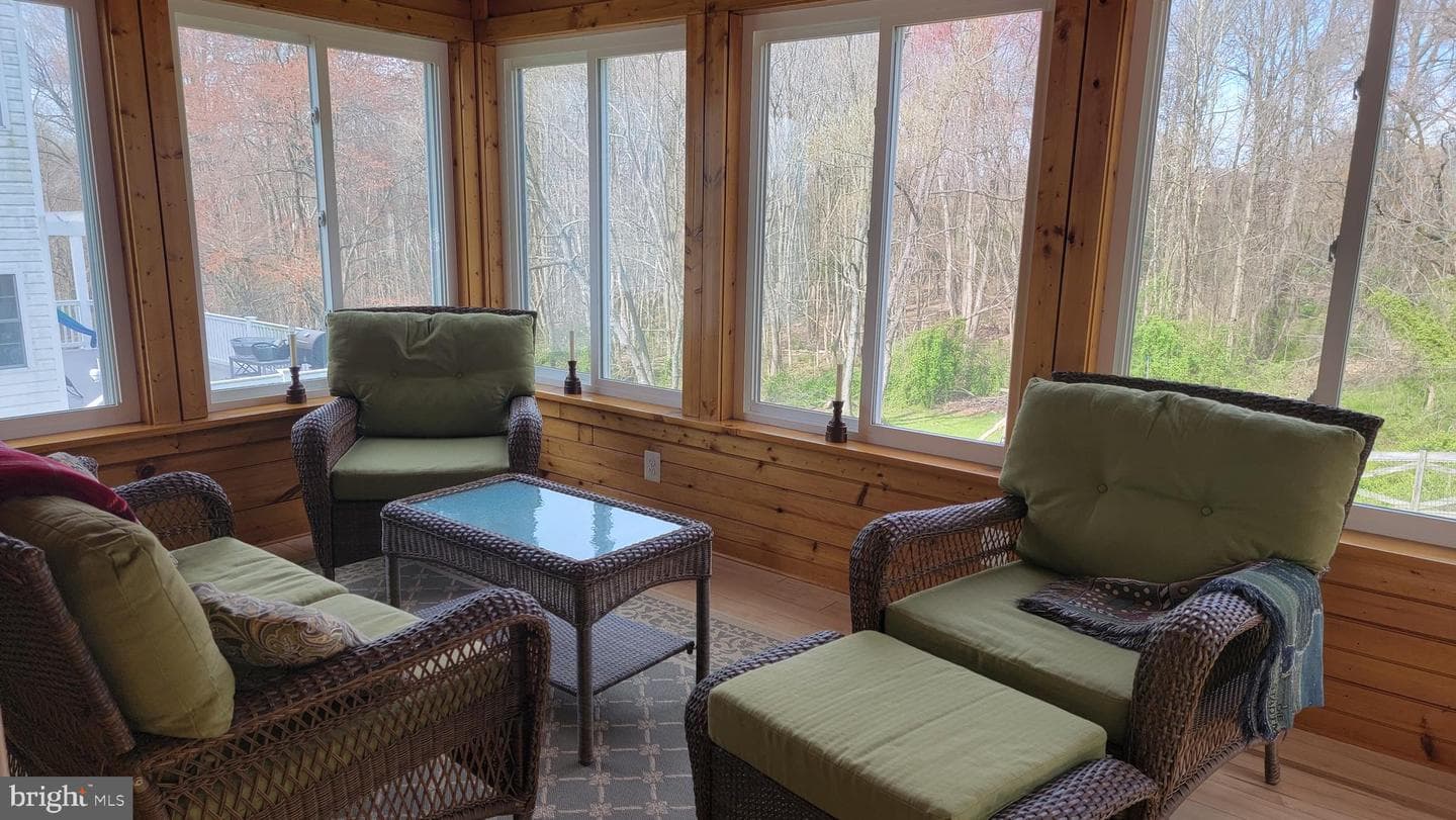 303 Beacon Point Drive photo 33