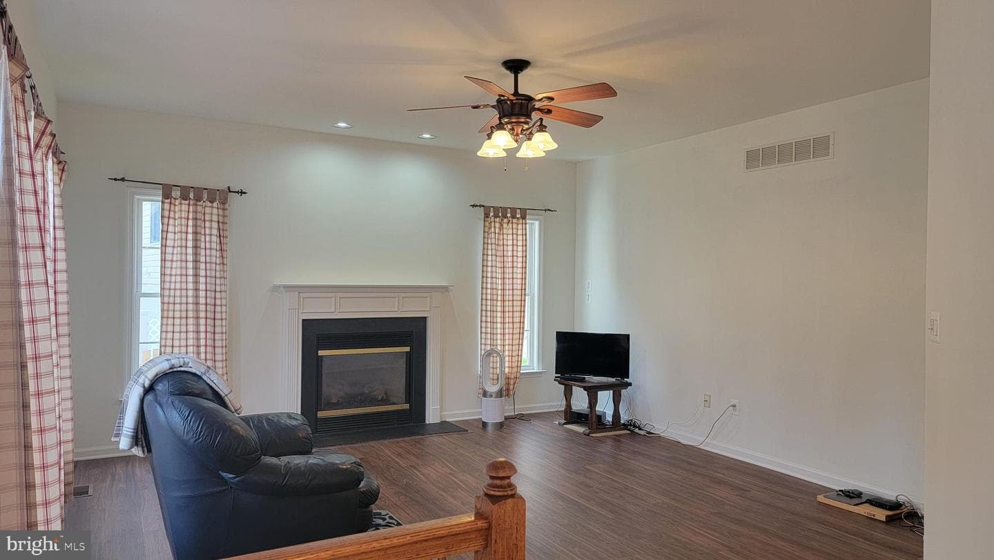 303 Beacon Point Drive photo 7