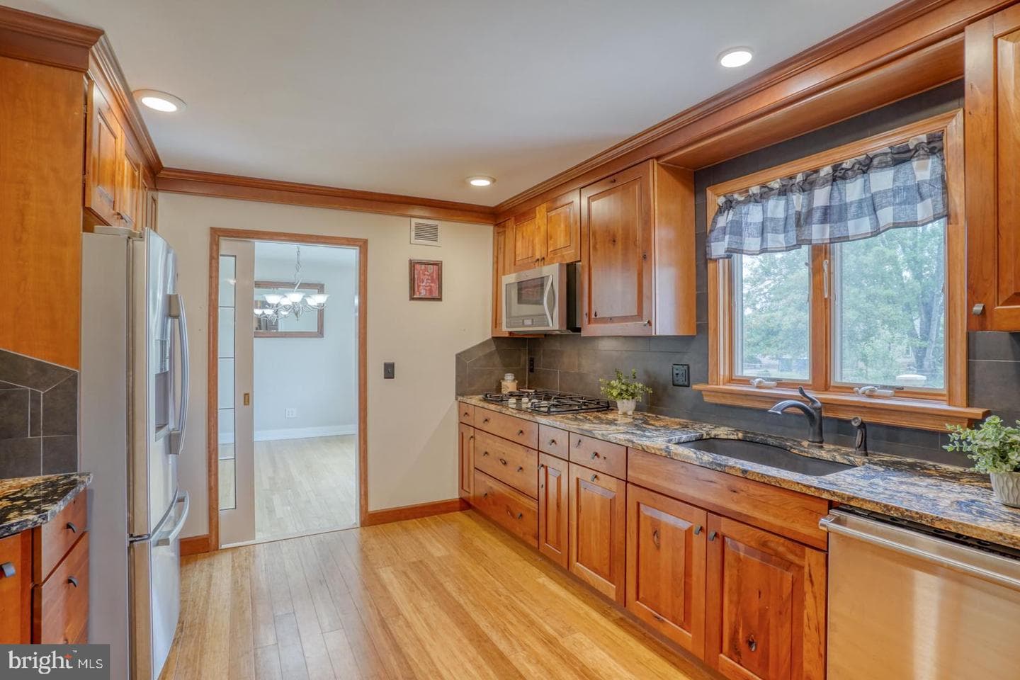 103 James Street photo 17