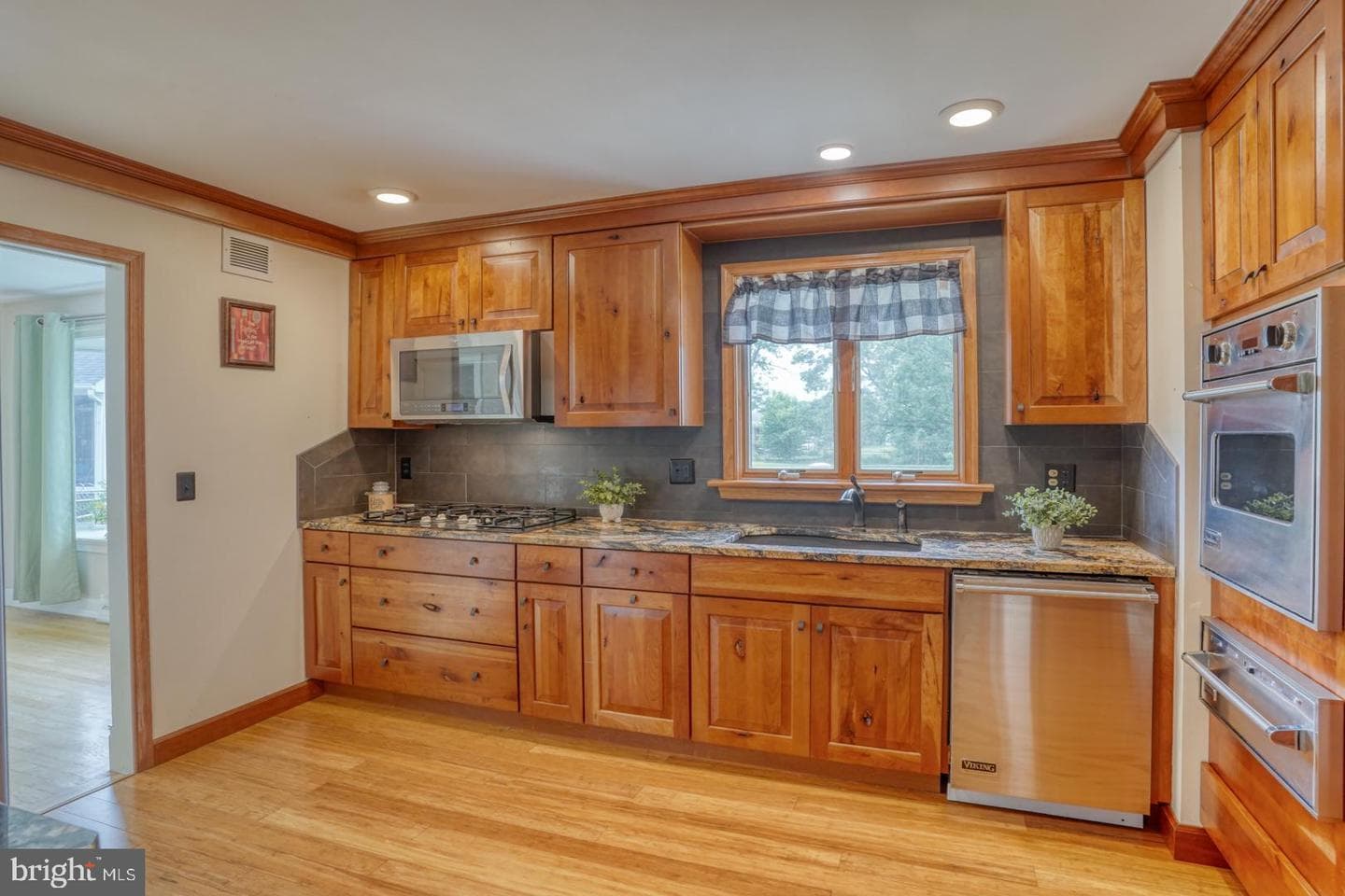 103 James Street photo 18