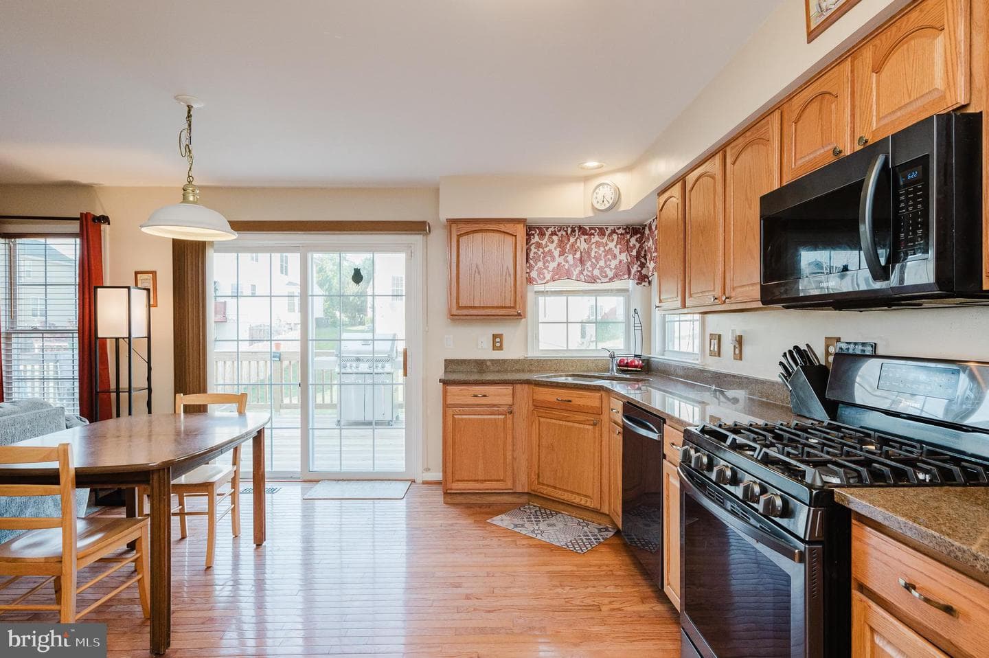 212 Thomas Point Way photo 9