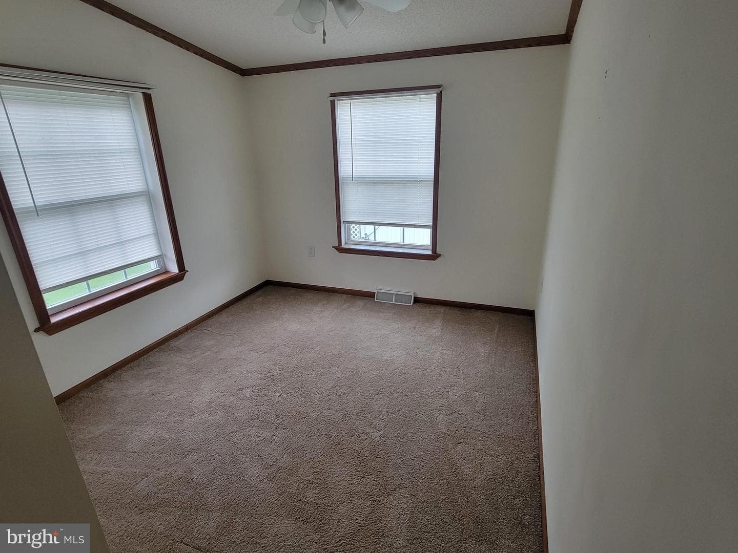 235 Woods Way photo 5