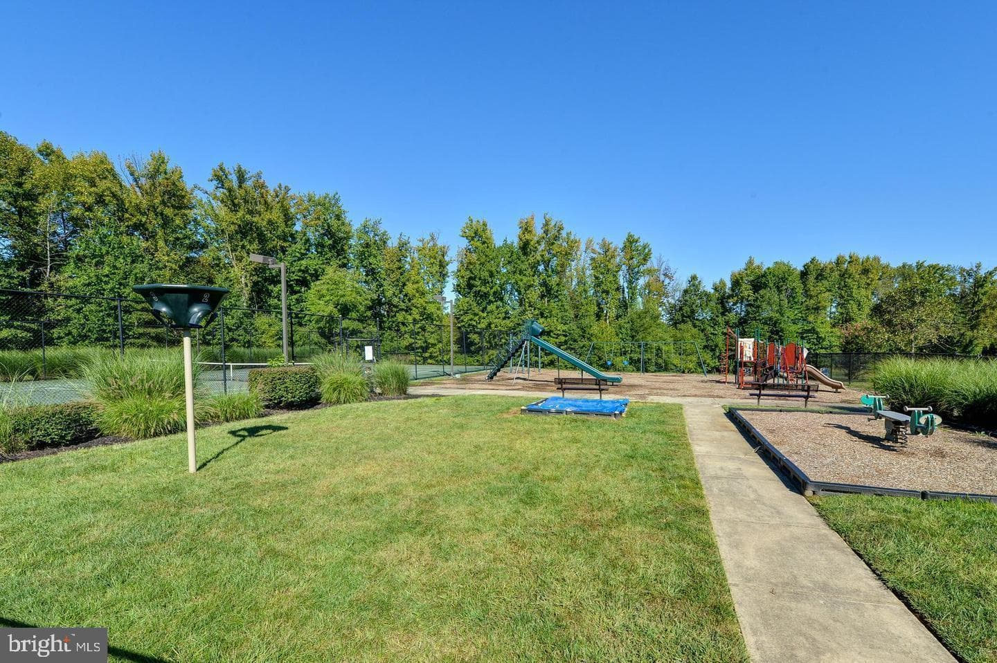 427 Patriots Way photo 21