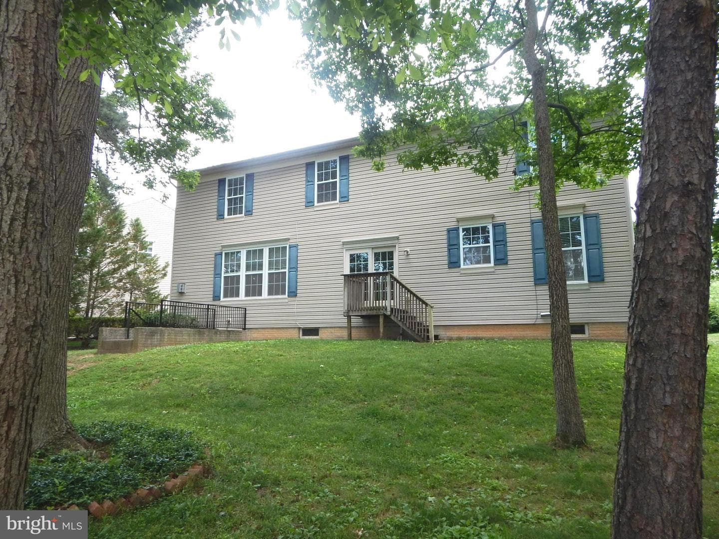 427 Patriots Way photo 3
