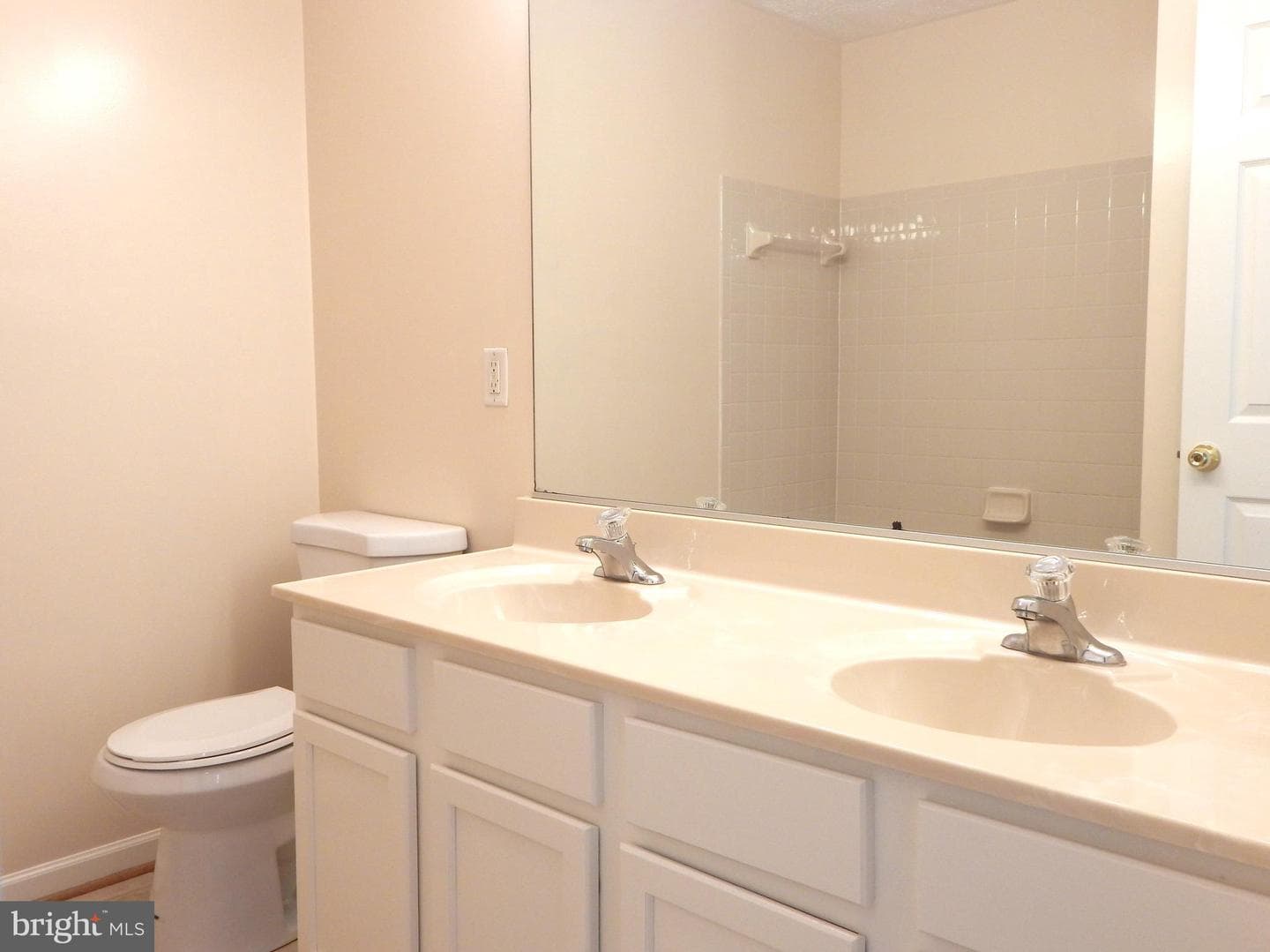 427 Patriots Way photo 34