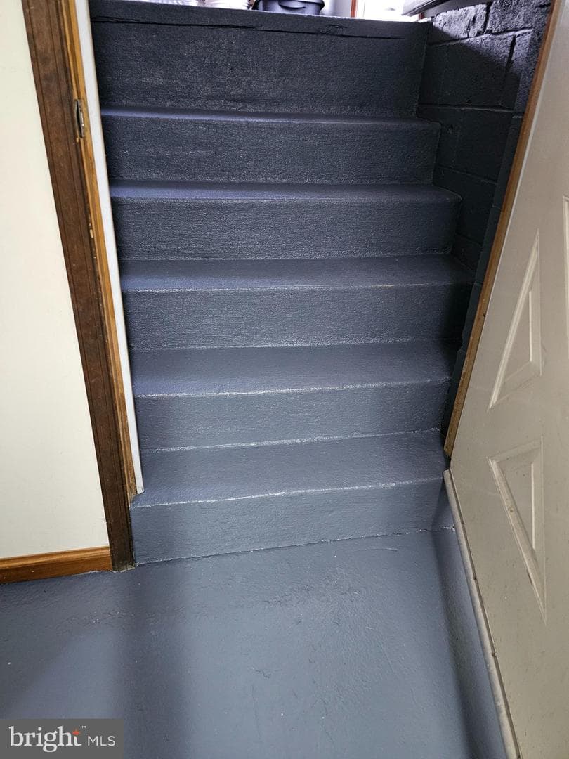 1112 Leeds Road photo 17