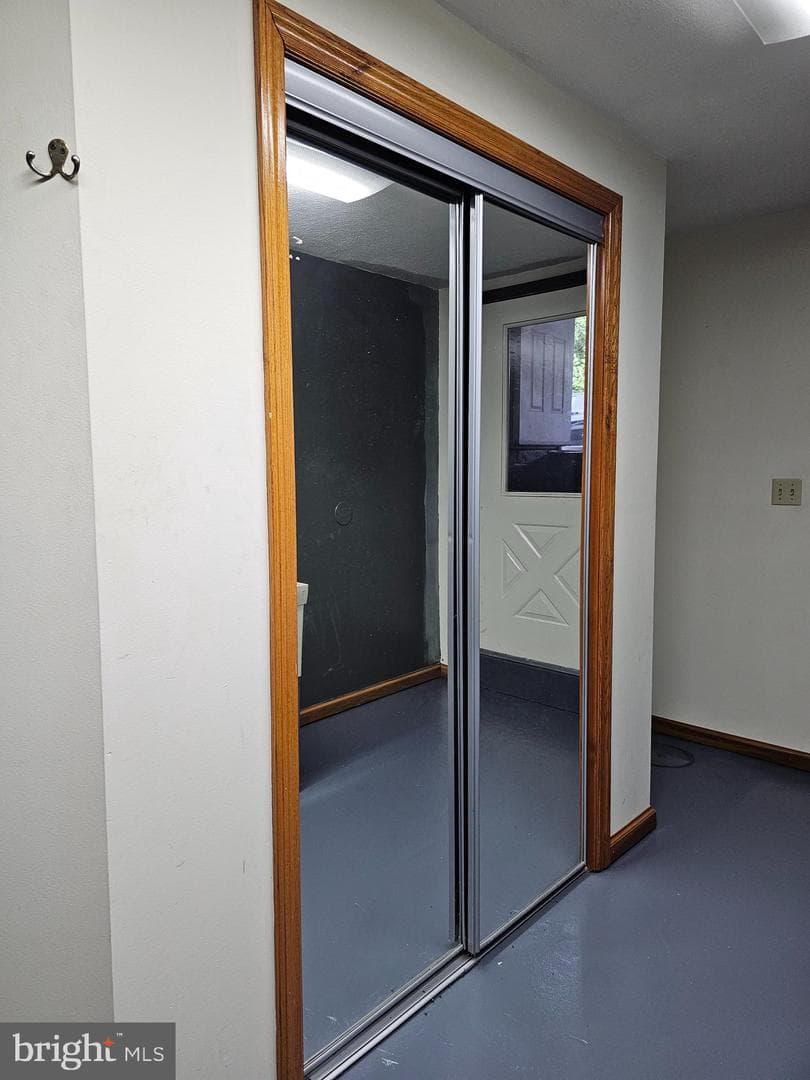 1112 Leeds Road photo 18